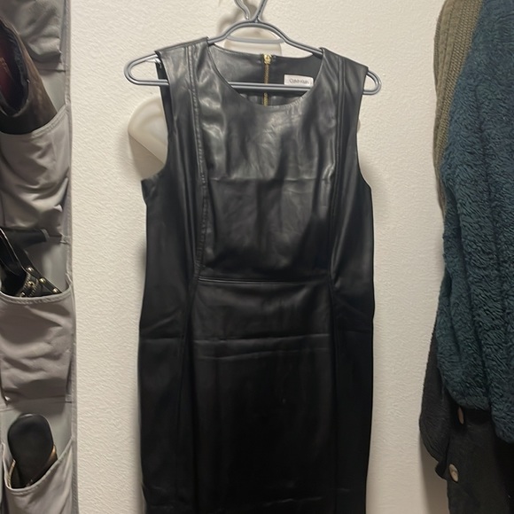 Calvin Klein - Picture 6 of 11